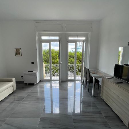 Summer Vado Ligure Exterior foto